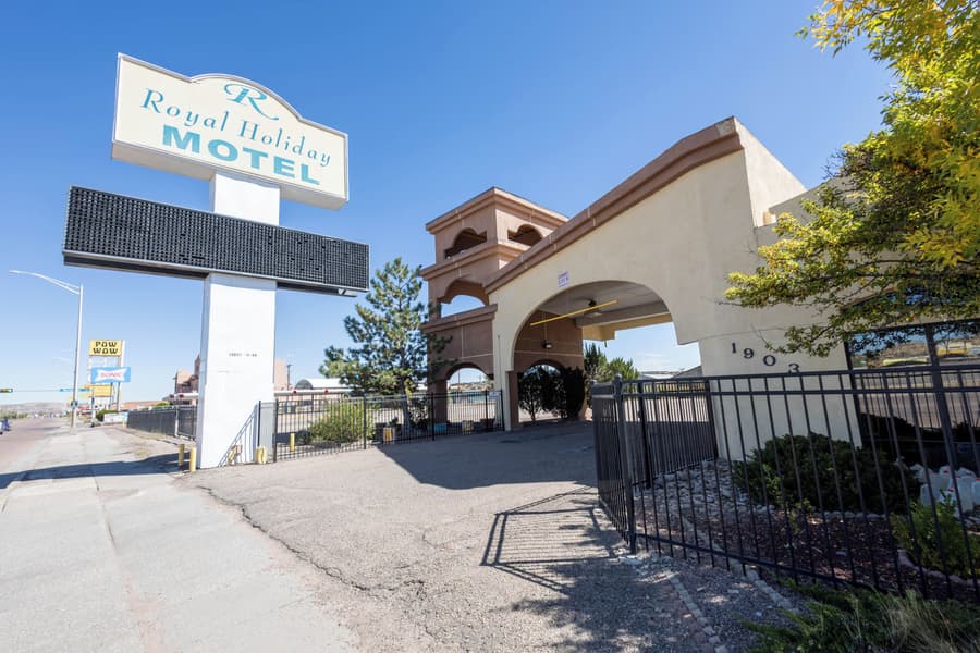 Royal Holiday Motel By Belvilla Gallup I-40