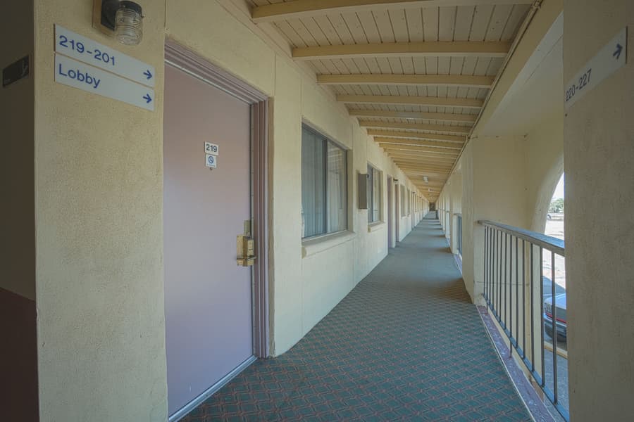 Royal Holiday Motel By Belvilla Gallup I-40
