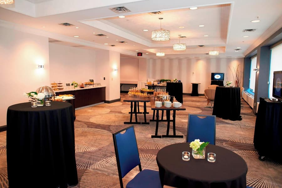 Courtyard by Marriott Downtown Toronto