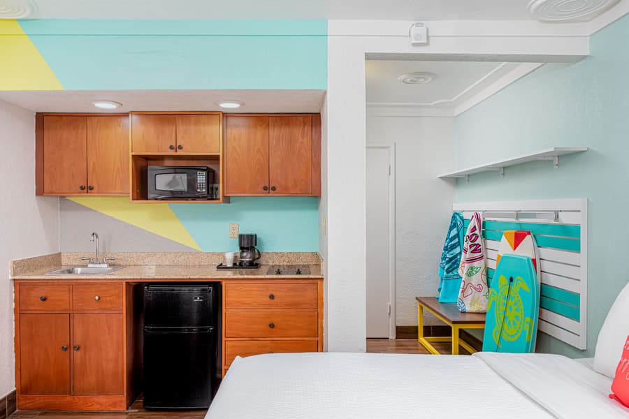 Beachside Hotel & Suites Cocoa Beach - Port Canaveral