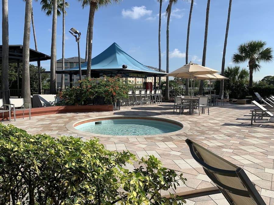 DoubleTree by Hilton at the Entrance to Universal Orlando