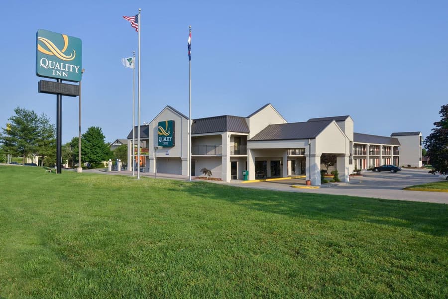 Quality Inn US65 & E. Battlefield Rd. Springfield
