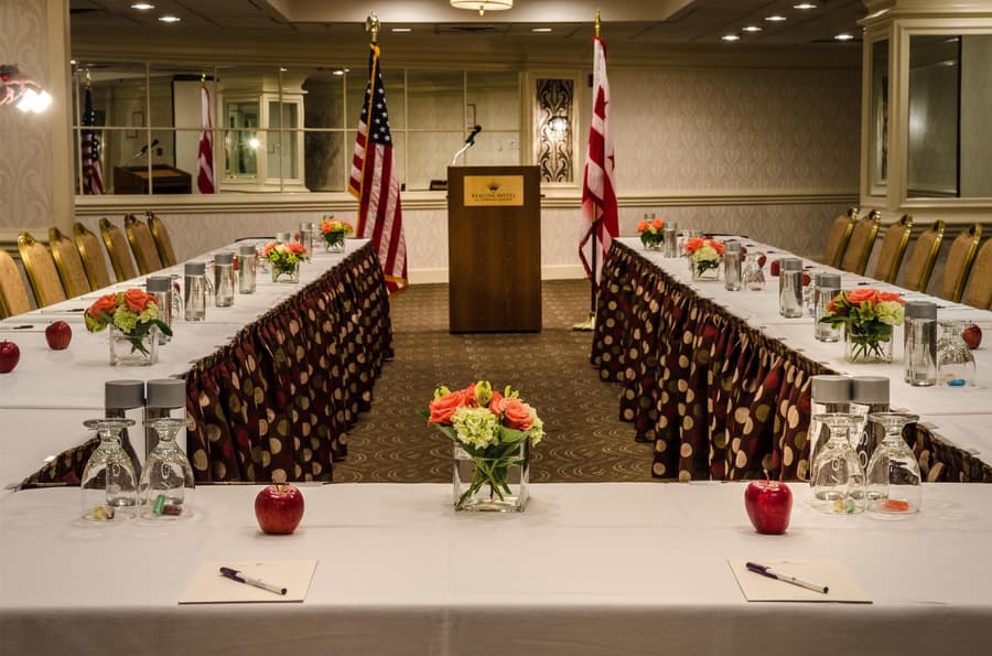 Beacon Hotel & Corporate Quarters
