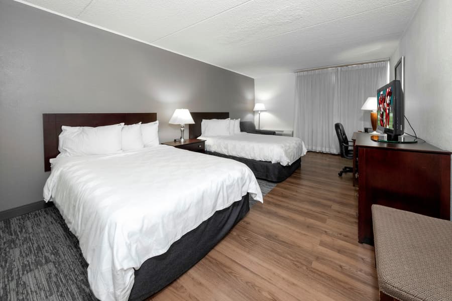 Red Roof Inn PLUS+ Woodbridge - Carteret