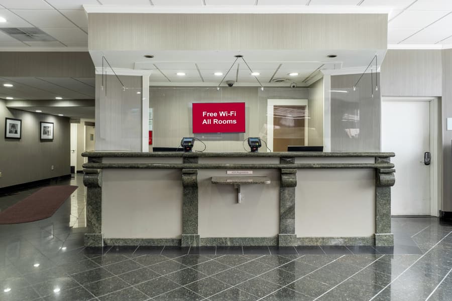 Red Roof Inn PLUS+ Woodbridge - Carteret