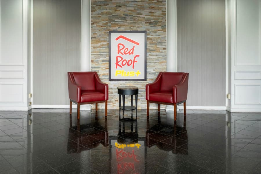 Red Roof Inn PLUS+ Woodbridge - Carteret