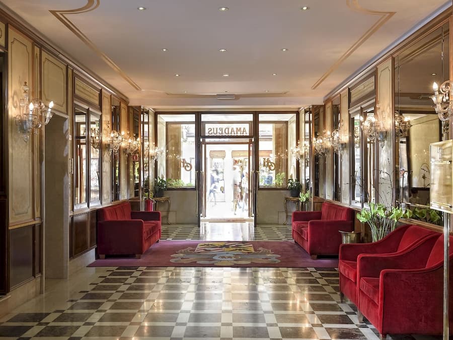 Amadeus Hotel
