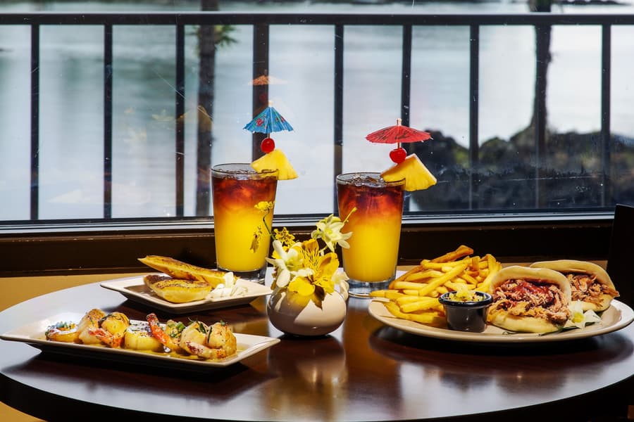 Hilo Hawaiian Hotel, Trademark Collection by Wyndham