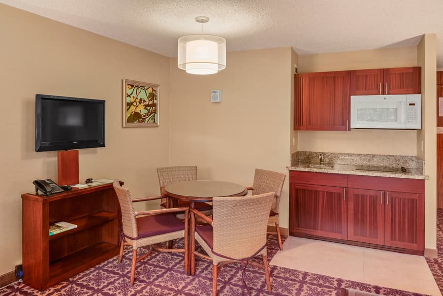 Hilo Hawaiian Hotel, Trademark Collection by Wyndham
