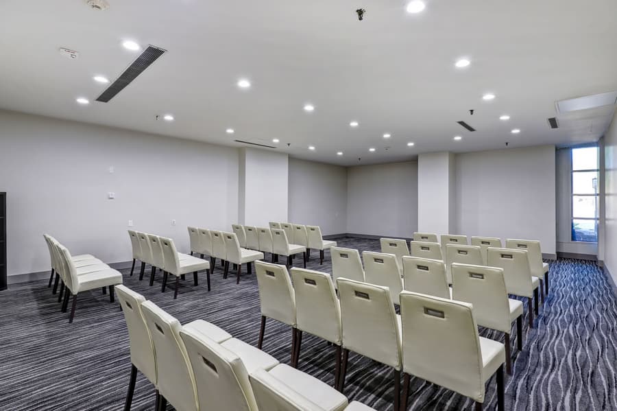 Holiday Inn Ottawa Dwtn - Parliament Hill by IHG