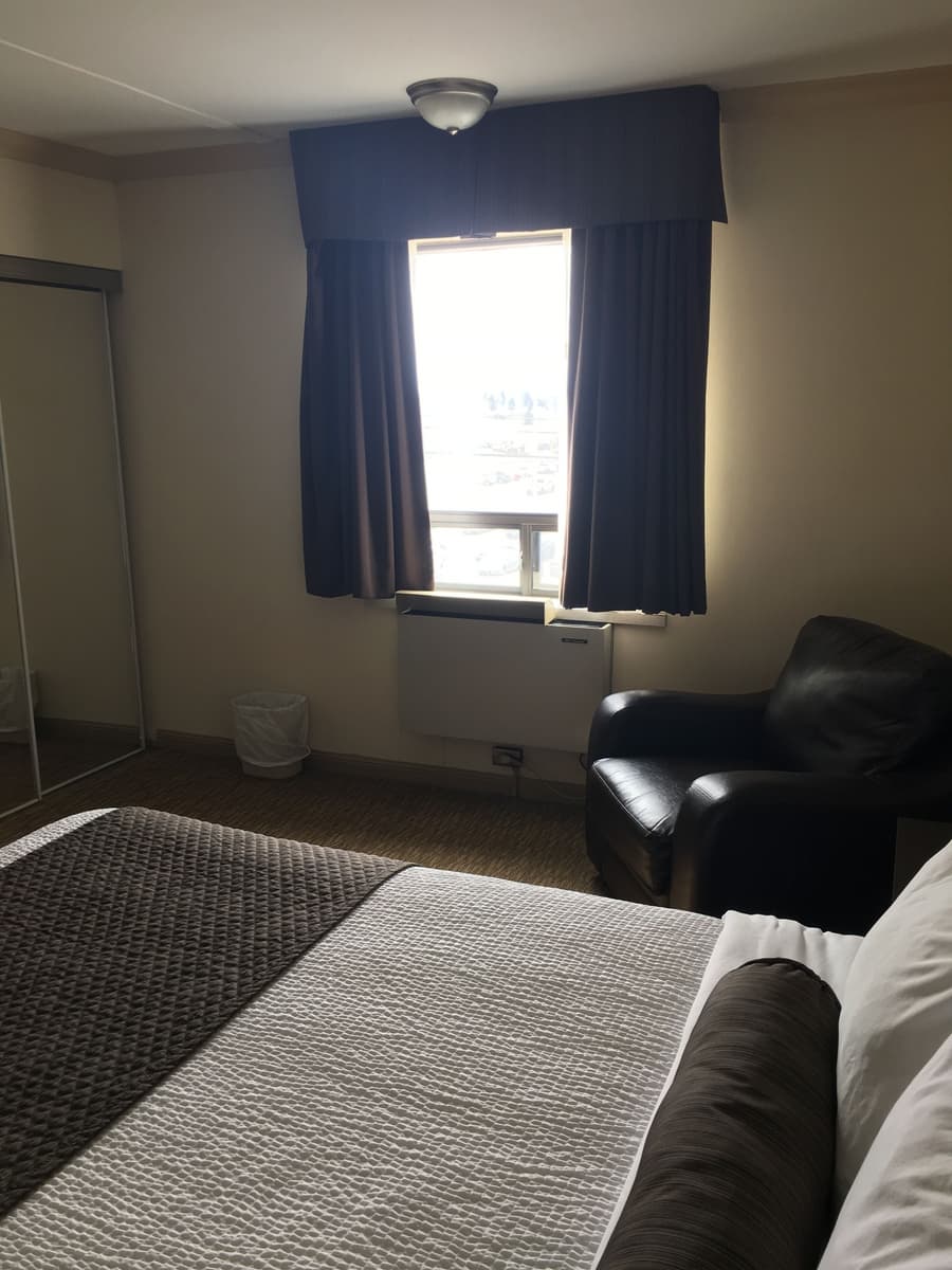 Days Inn & Suites by Wyndham Sault Ste. Marie ON