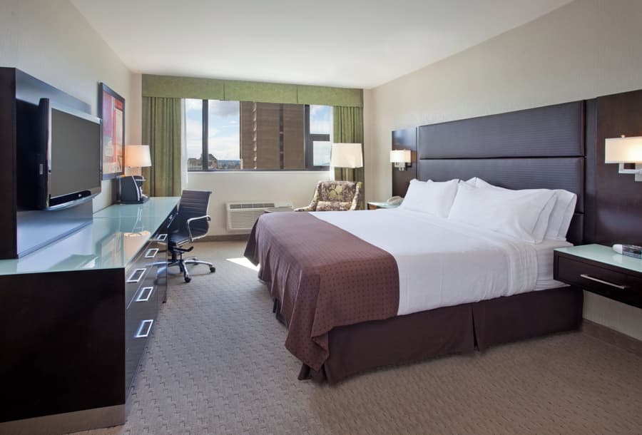 Holiday Inn Vancouver Centre by IHG