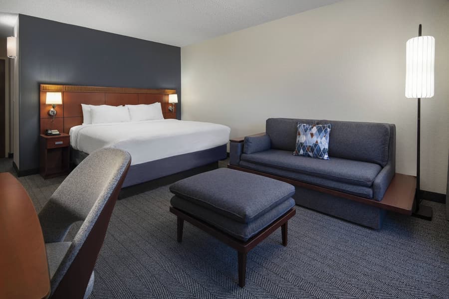 Courtyard By Marriott Palm Springs