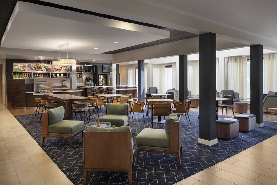 Courtyard By Marriott Palm Springs