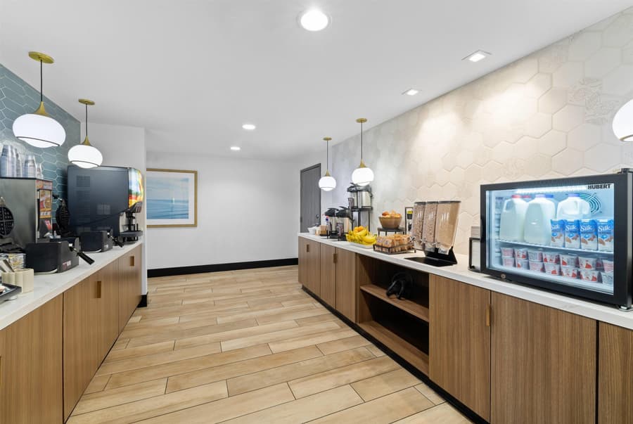 La Quinta Inn & Suites by Wyndham Santa Cruz