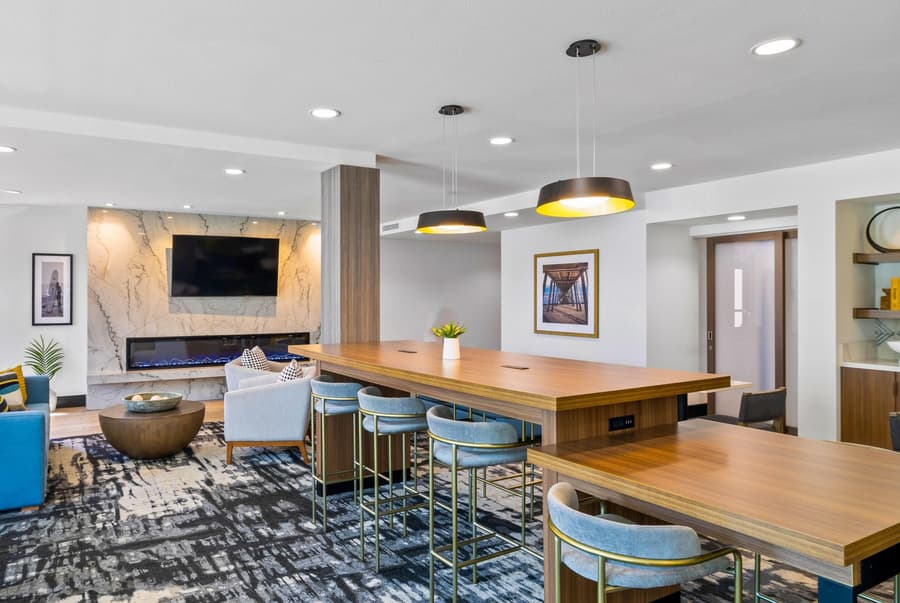 La Quinta Inn & Suites by Wyndham Santa Cruz