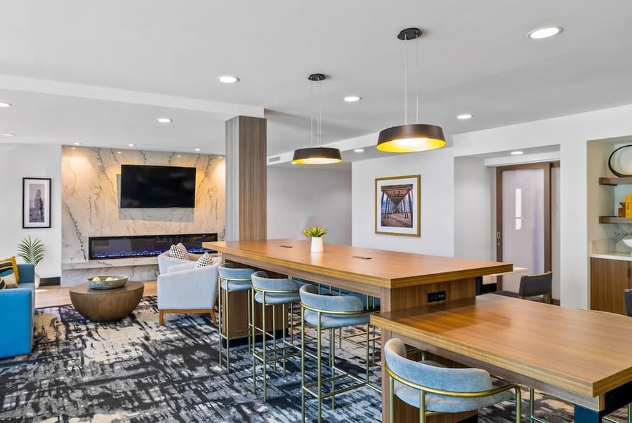La Quinta Inn & Suites by Wyndham Santa Cruz