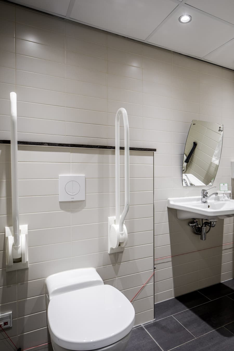 Holiday Inn Eindhoven Centre by IHG