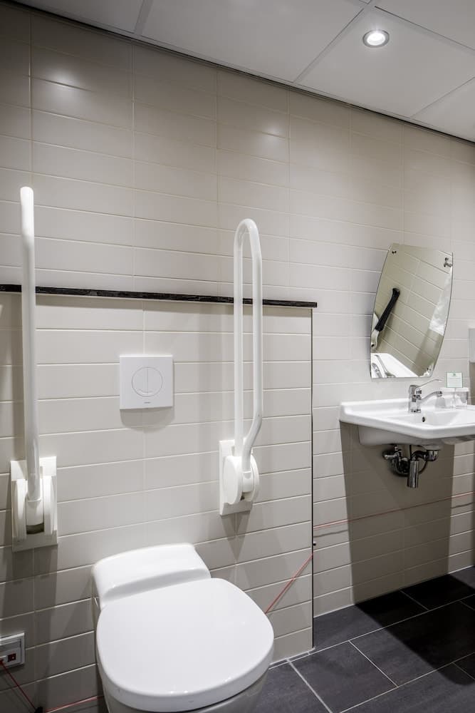 Holiday Inn Eindhoven Centre by IHG