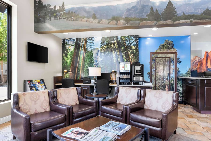 Best Western Plus Yosemite Way Station Motel