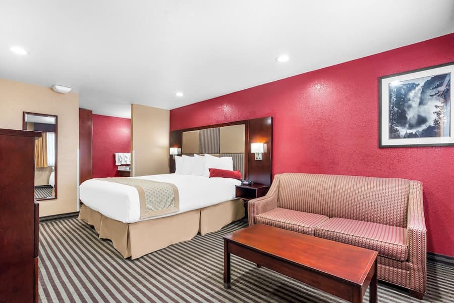 Best Western Plus Yosemite Way Station Motel