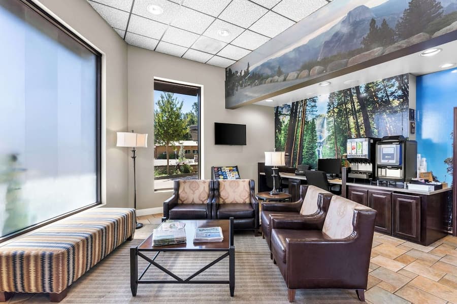 Best Western Plus Yosemite Way Station Motel