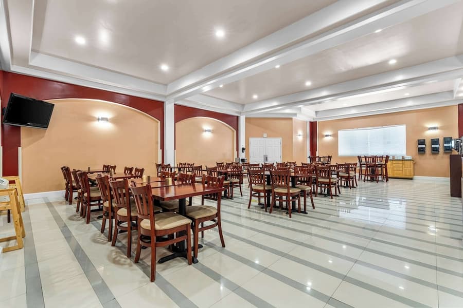 Best Western Plus Yosemite Way Station Motel