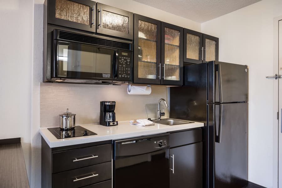 Sonesta Simply Suites Detroit Warren