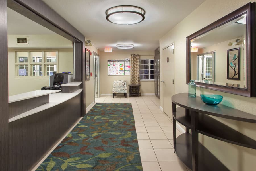Sonesta Simply Suites Detroit Warren