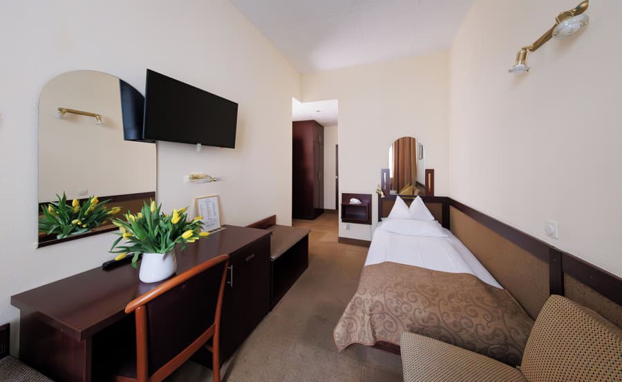 Continental Hotel-Pension