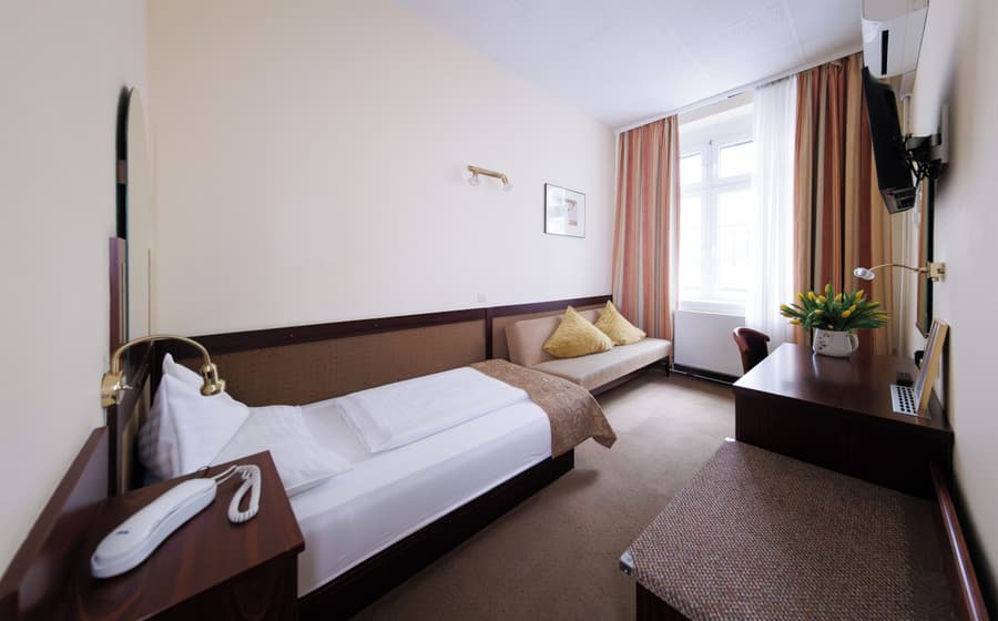 Continental Hotel-Pension