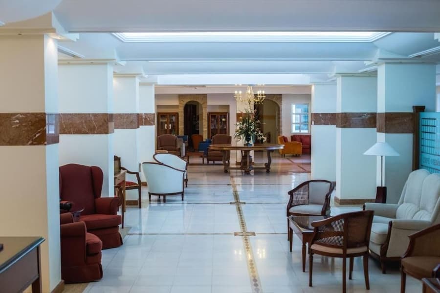 Crithoni's Paradise Hotel