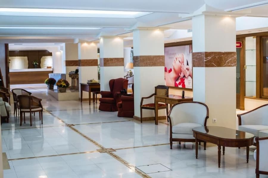Crithoni's Paradise Hotel