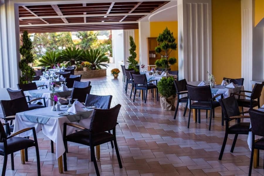 Crithoni's Paradise Hotel