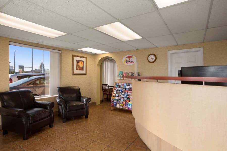 Super 8 by Wyndham Austin Downtown/Capitol Area