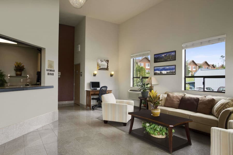 Super 8 by Wyndham Port Angeles at Olympic National Park