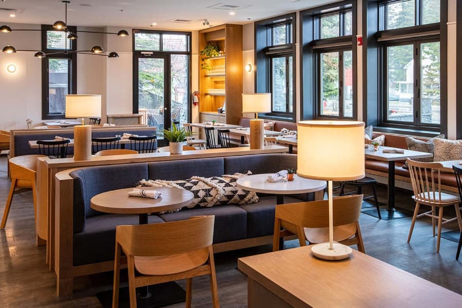 Elk + Avenue Hotel