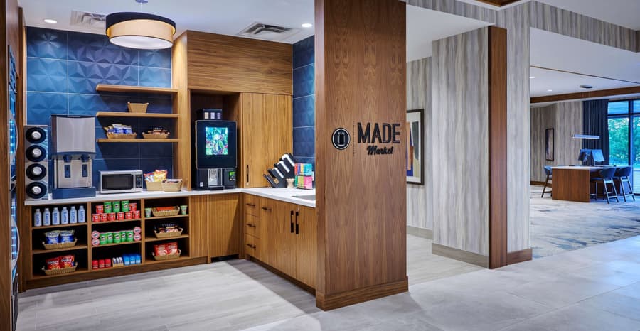 DoubleTree by Hilton Windsor Hotel & Suites