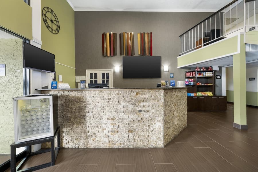 Best Western Airport Albuquerque InnSuites Hotel & Suites