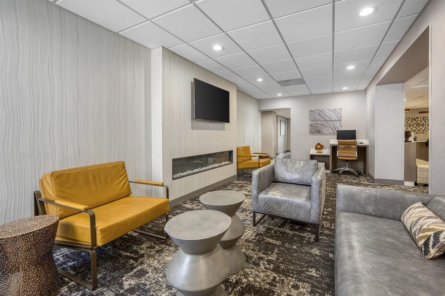 SureStay Plus Hotel by Best Western Chicago Lombard