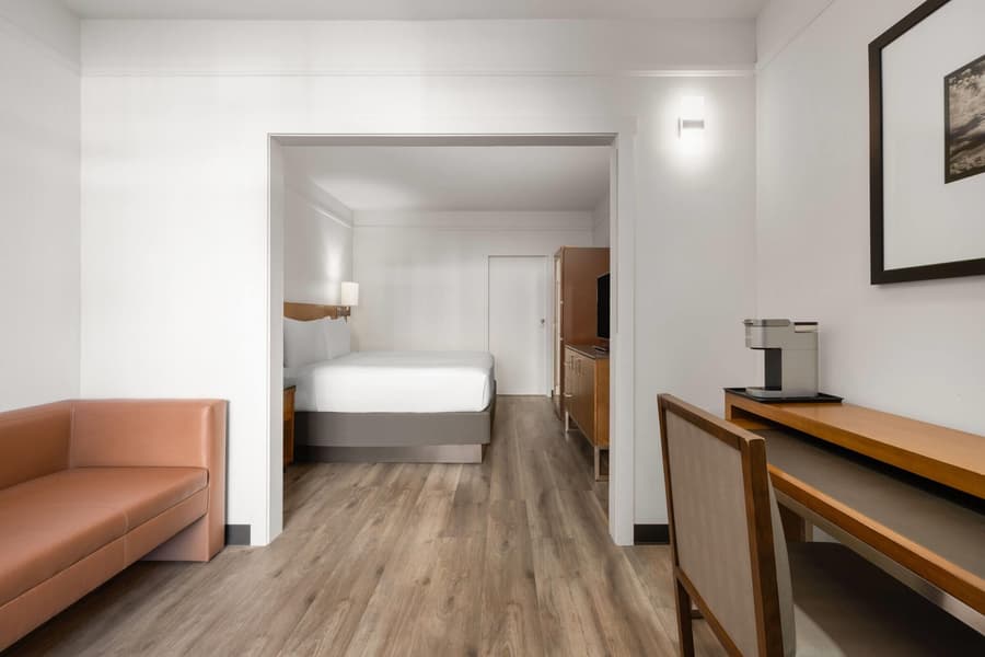 Ramada Suites by Wyndham San Diego/Hotel Circle Area