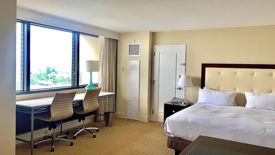 Hilton Miami Airport Blue Lagoon