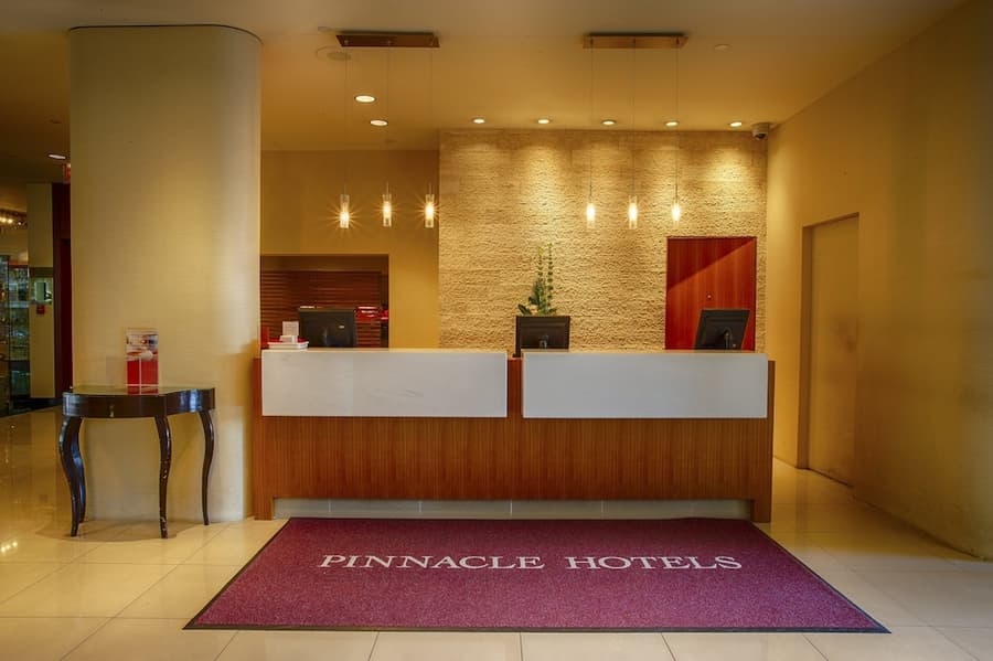 Pinnacle Hotel Harbourfront