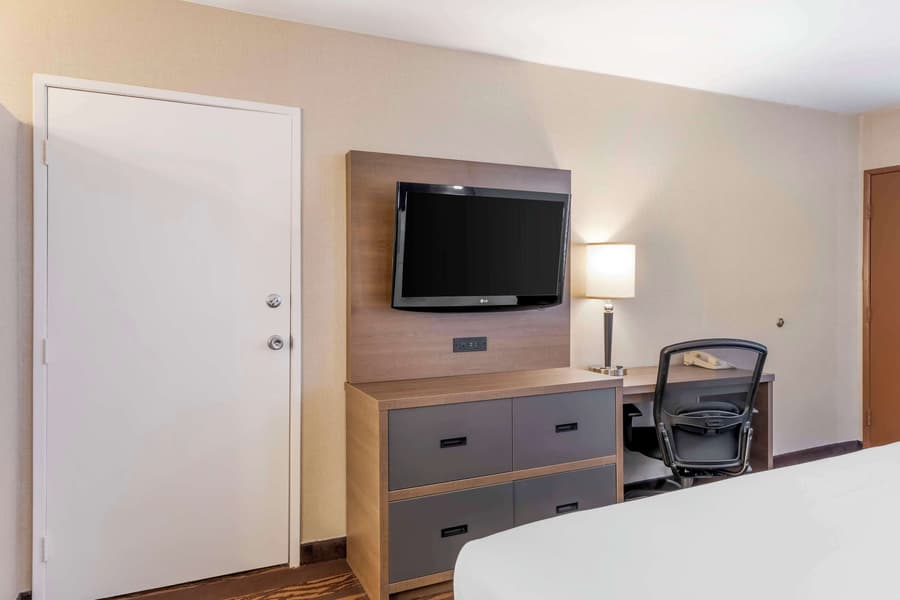 Best Western Plus Stovall's Inn
