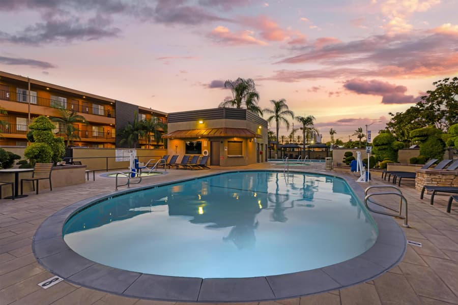 Best Western Plus Stovall's Inn