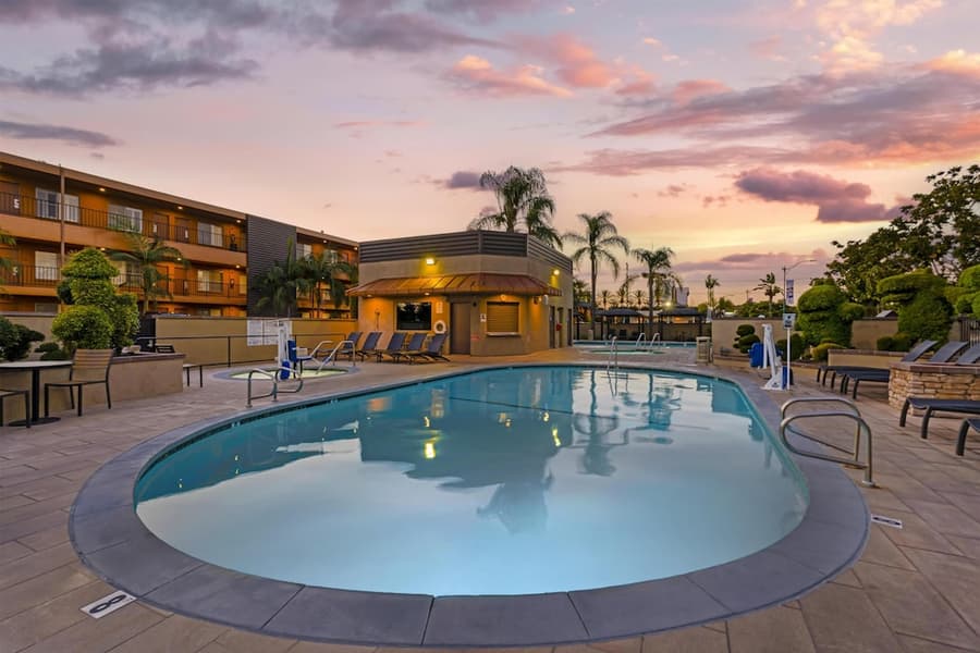 Best Western Plus Stovall's Inn