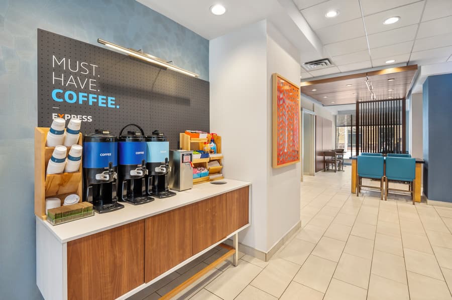 Holiday Inn Express Toronto - Downtown by IHG