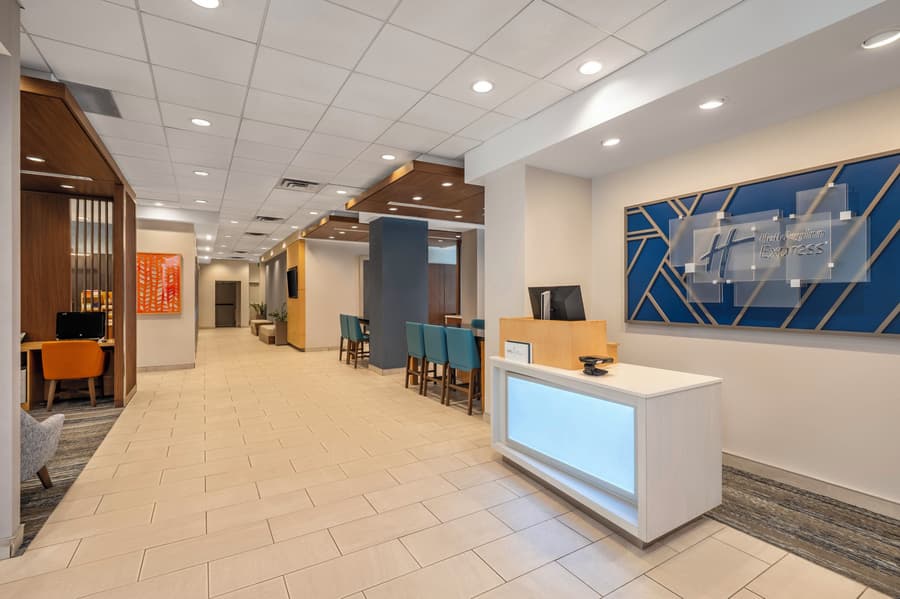 Holiday Inn Express Toronto - Downtown by IHG