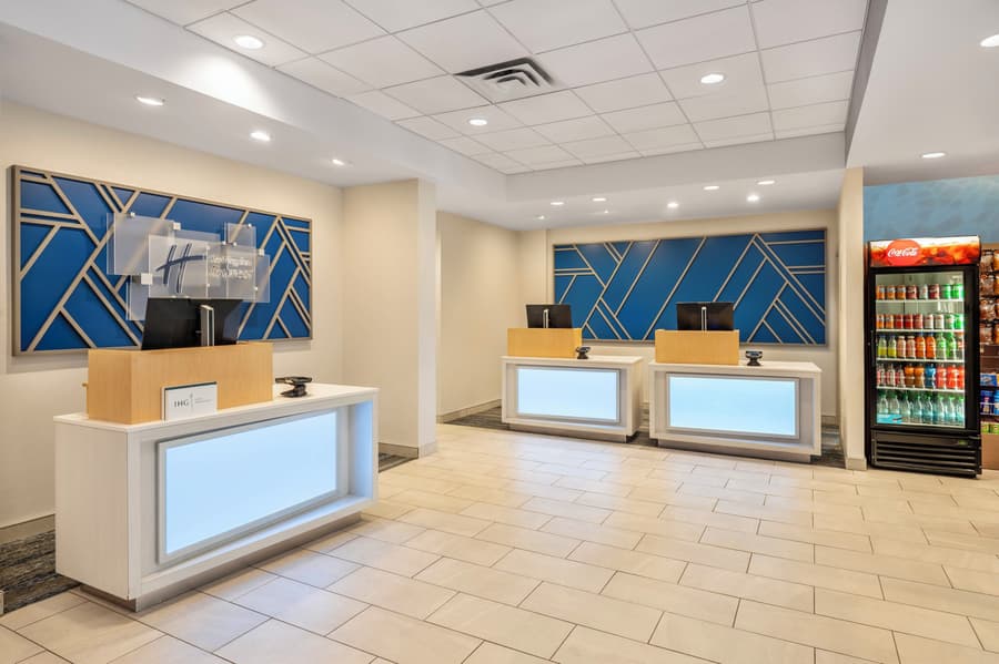 Holiday Inn Express Toronto - Downtown by IHG