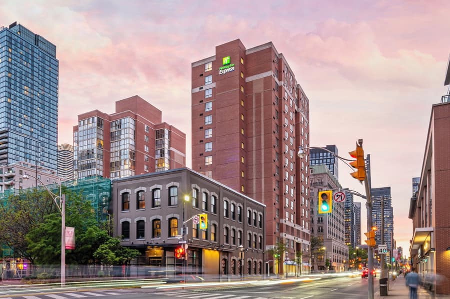 Holiday Inn Express Toronto - Downtown by IHG
